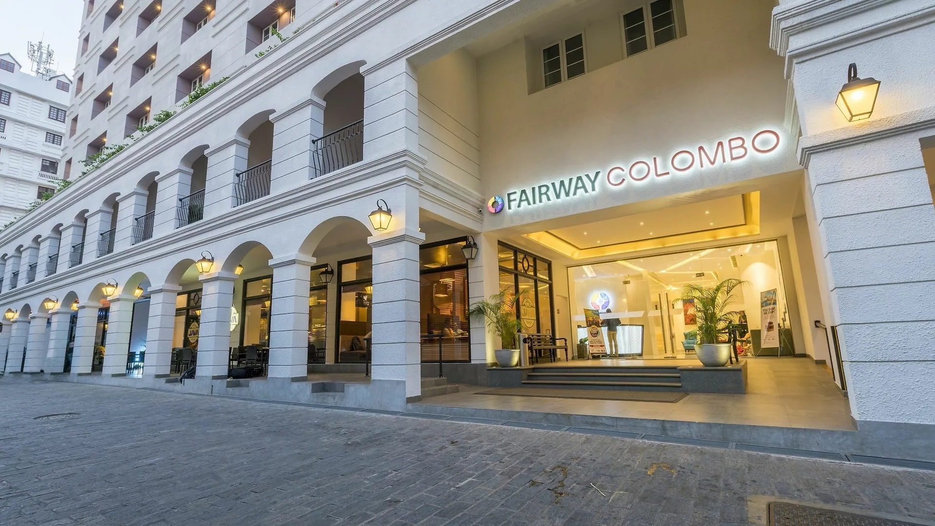 Fairway Colombo Hotel