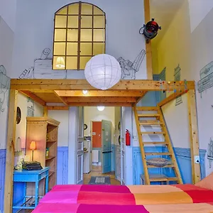 Lavender Circus Hostel, Doubles&ensuites 2* Boedapest