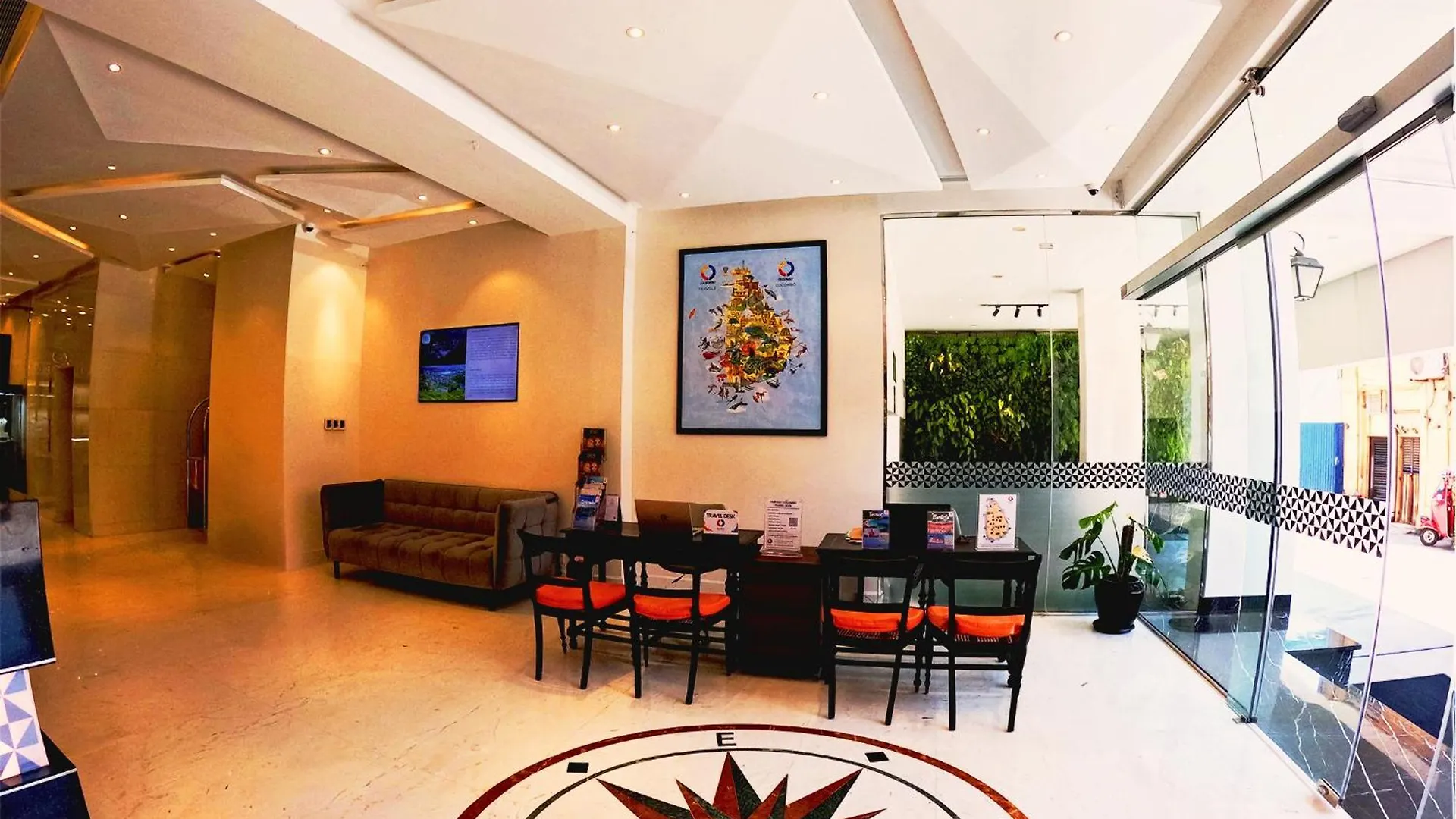 Fairway Colombo - Sri Lanka'S First Hotel With Robot Technology 4*,  Sri Lanka
