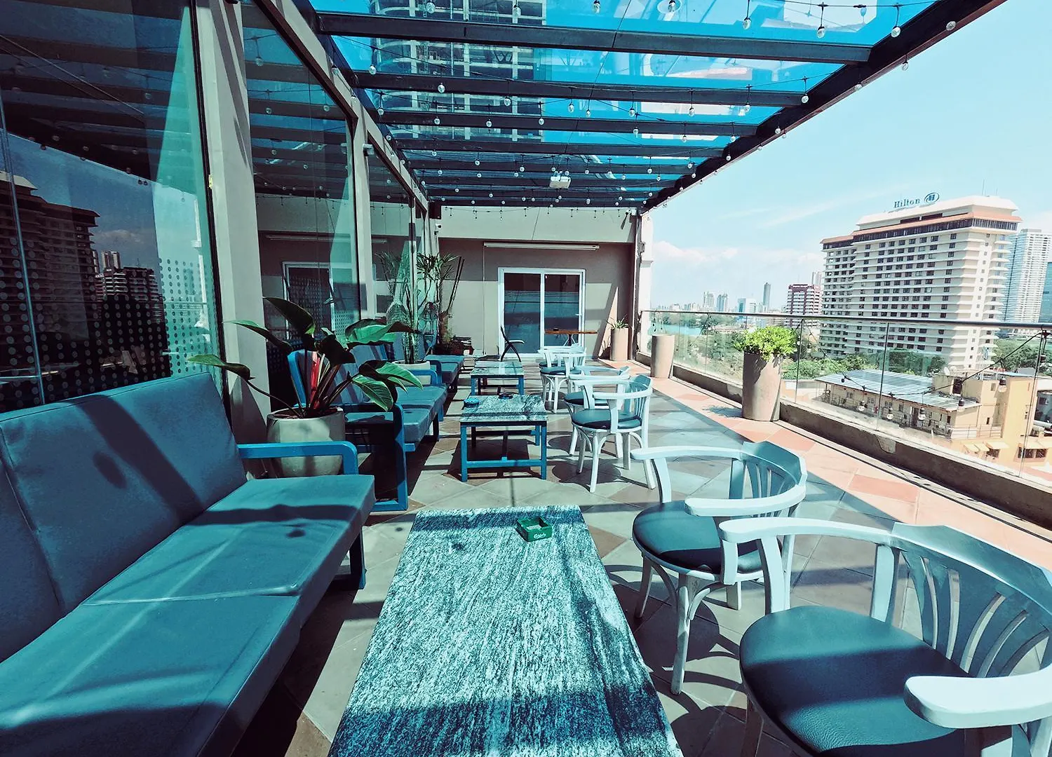 Fairway Colombo - Sri Lanka'S First Hotel With Robot Technology