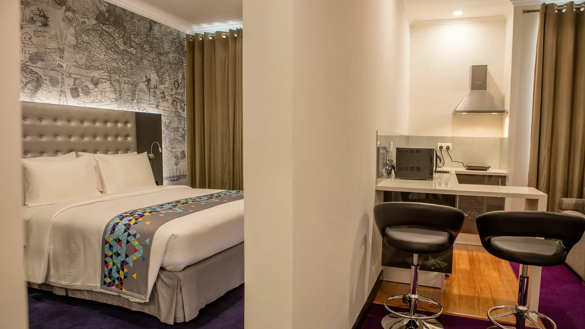 Fairway Colombo - Sri Lanka'S First Hotel With Robot Technology 4*,